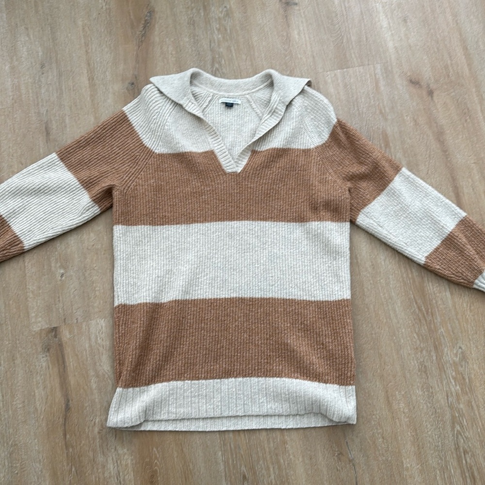 American Eagle Outfitters Women's Colorblock Sweater in Cream and Tan